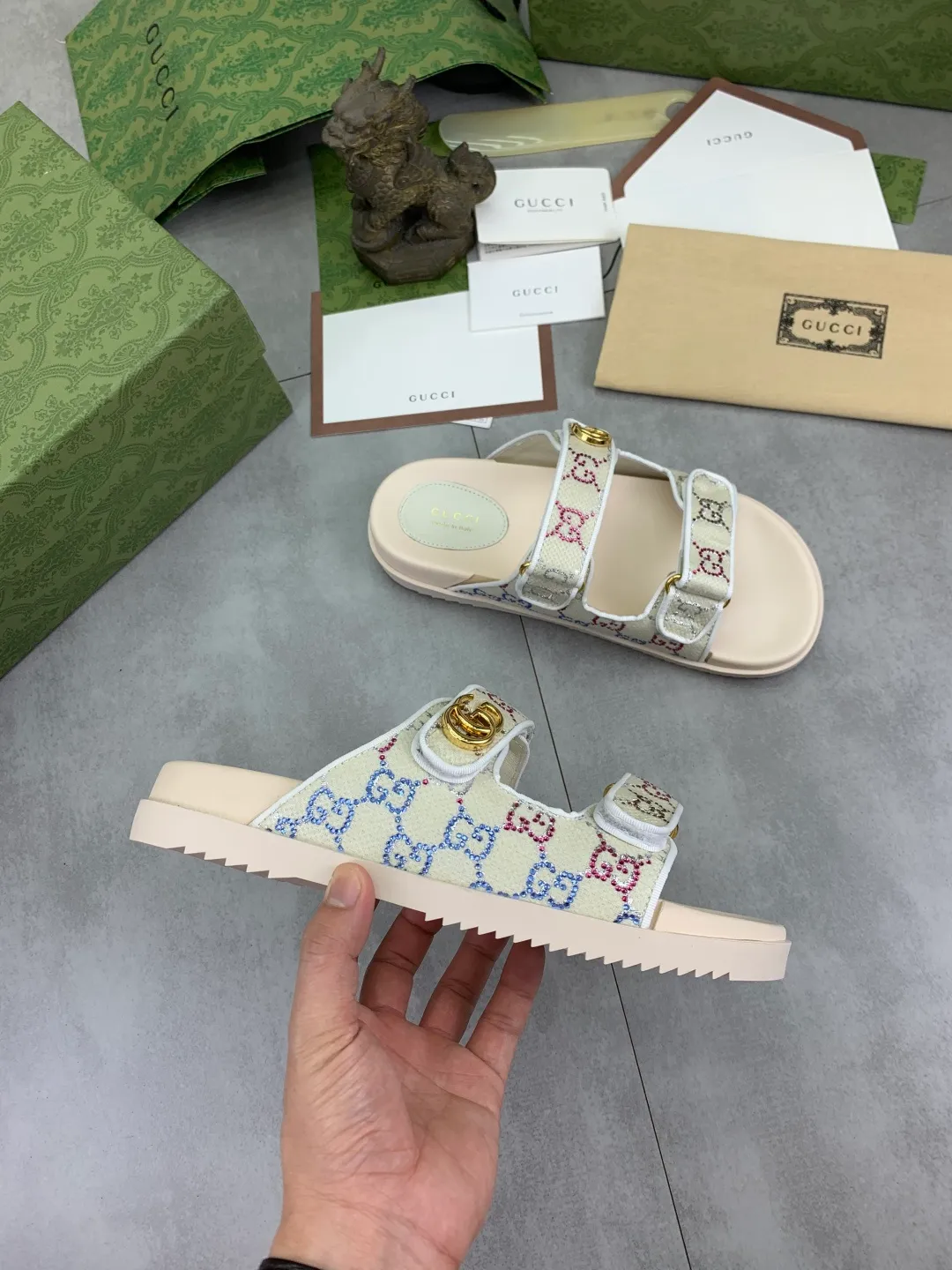Men's shoes 💰P480💰[New model] High version 🎁🎁🎁 GUCCI New casual hot diamond slippers for the Year of the Snake, original official website, perfect workmanship, transmitting a kind of noble luxury, sublimating its definition of luxury in Gucci's high-end extraordinary craftsmanship. Original Gucci double G combination outsole, code number: 35-45, complete package